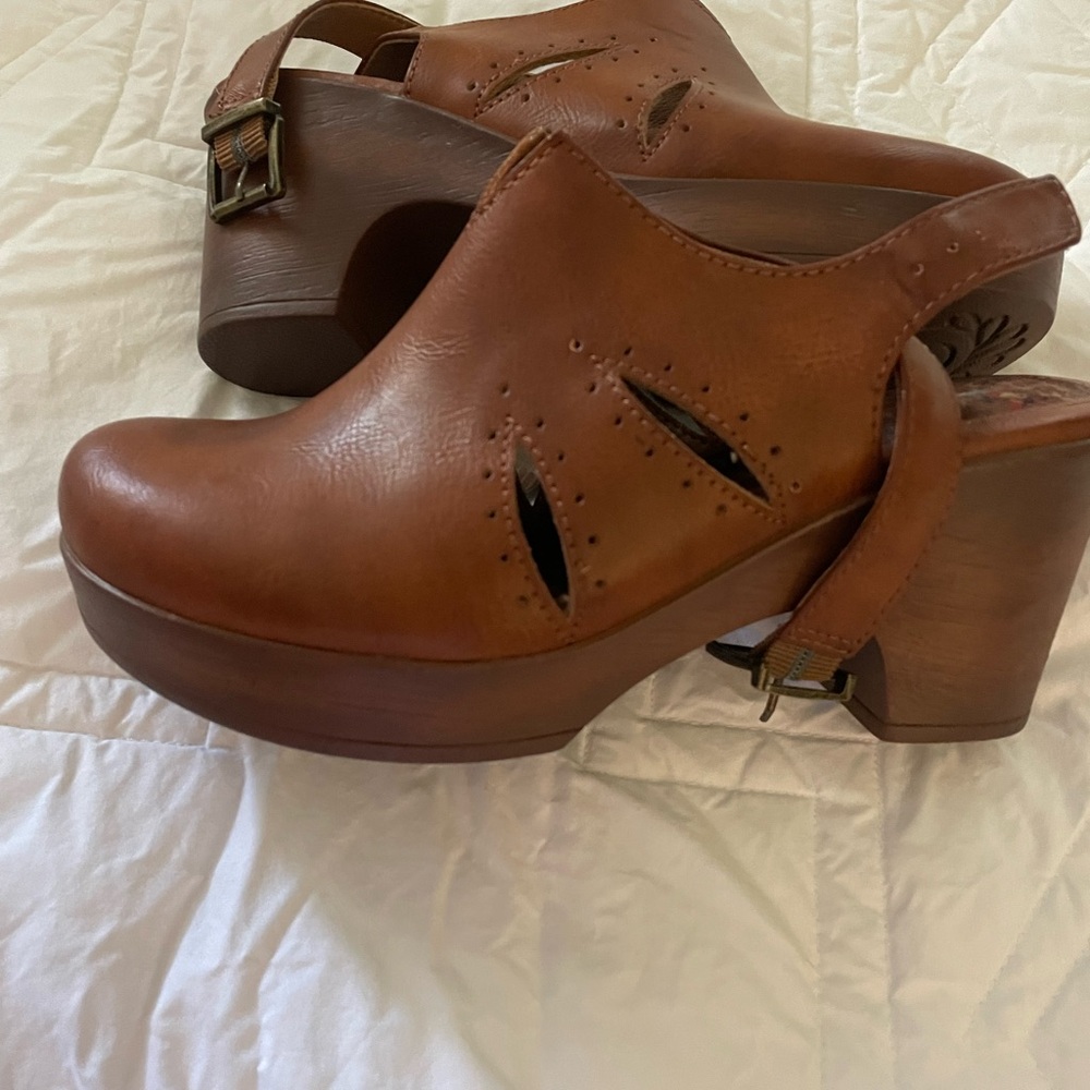 BOC Brown Leather Mules with Cutout Design and Chunky Heel